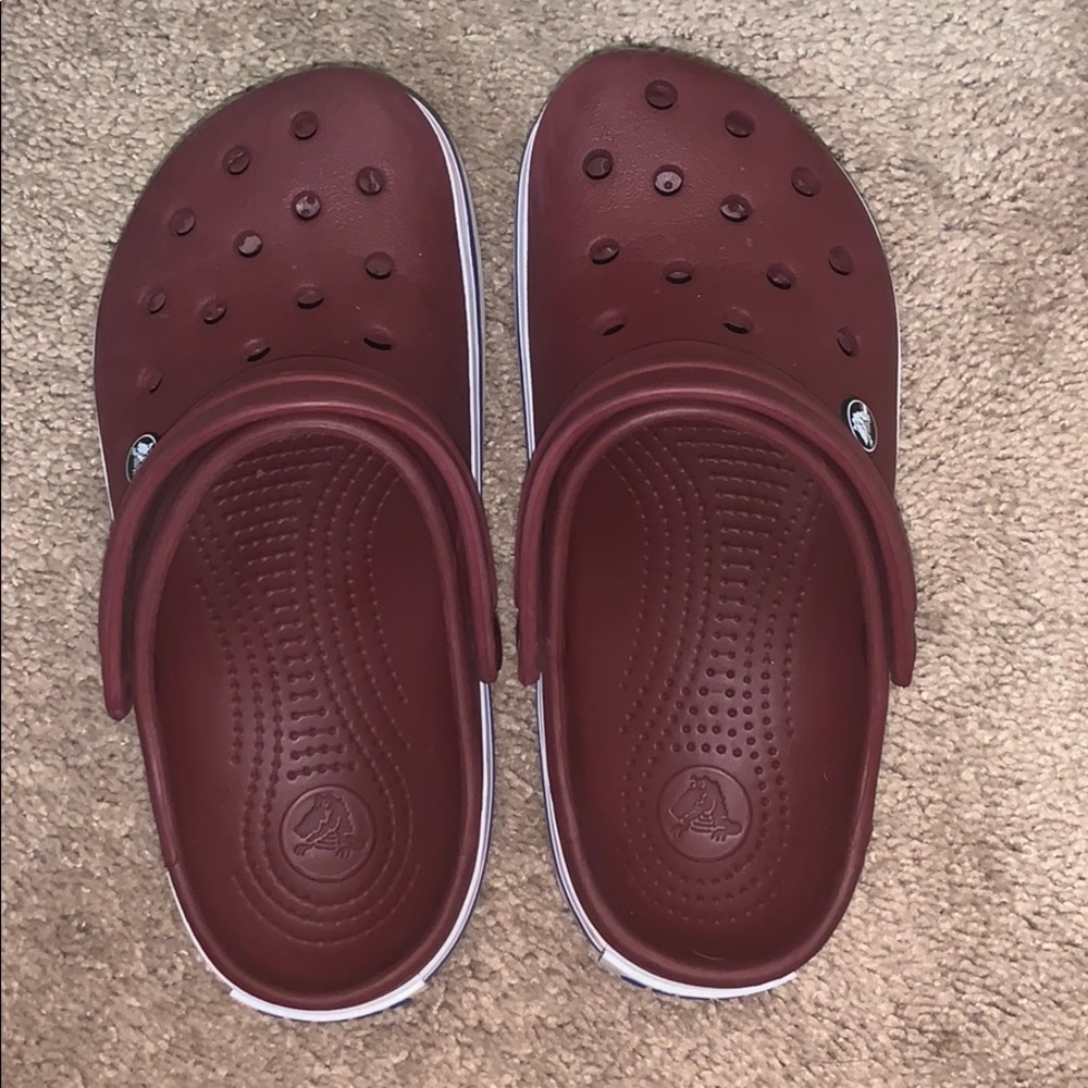 Red crocs